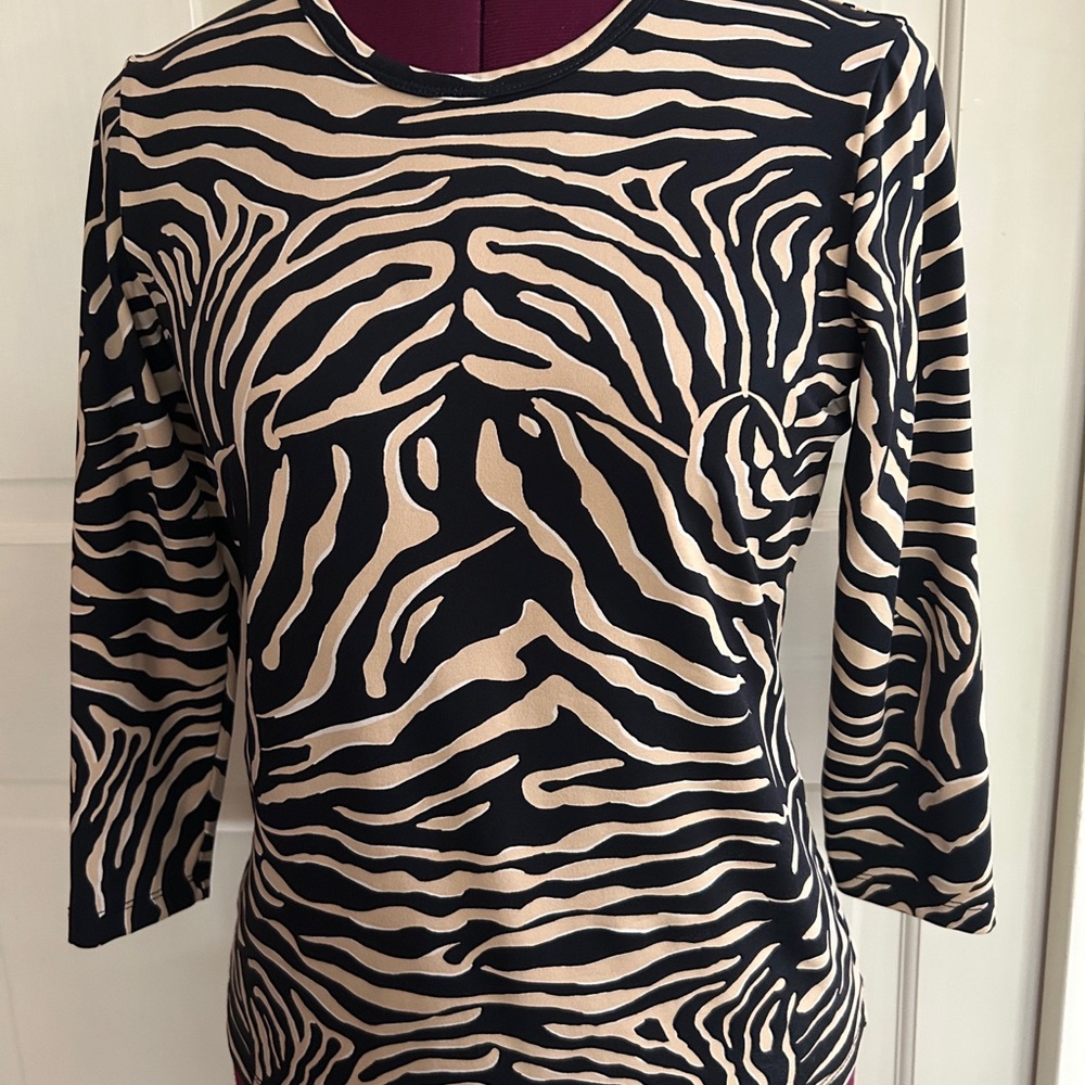 J. McLaughlin Signature Tee - Size XS